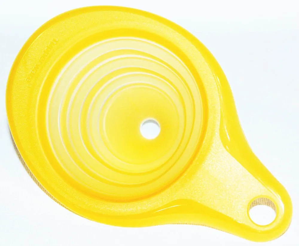 Tupperware (1) Flat-Out Collapsible Funnel Kitchen Gadget